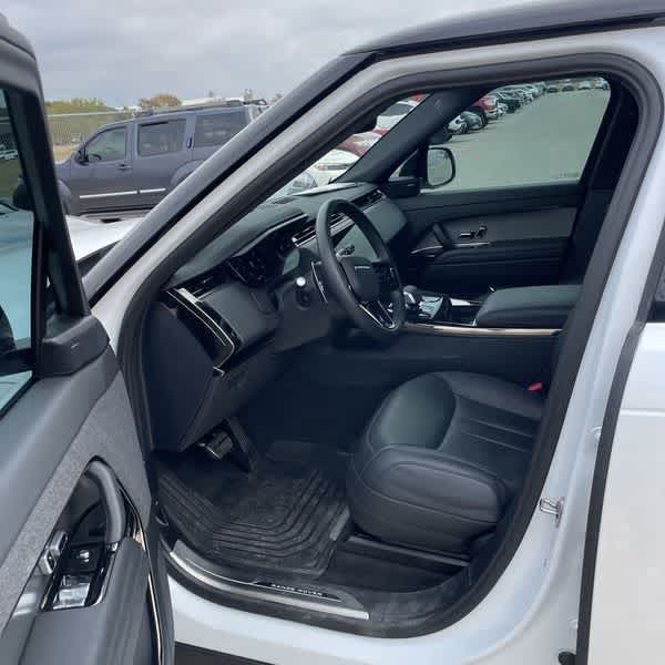 Thumbnail: 2025 Land Rover Range Rover Sport - 28