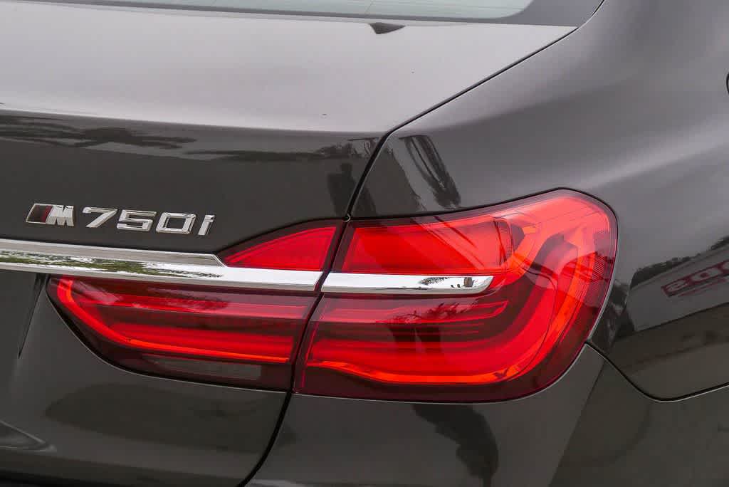 Thumbnail: 2017 BMW 7 Series - 10