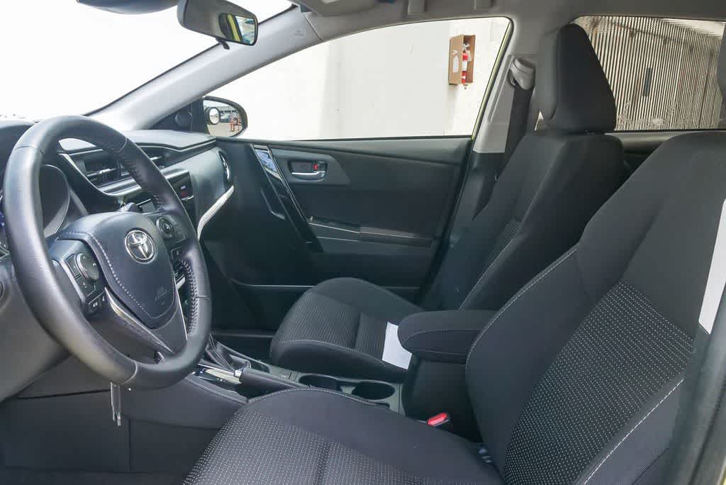 Thumbnail: 2017 Toyota Corolla iM - 17