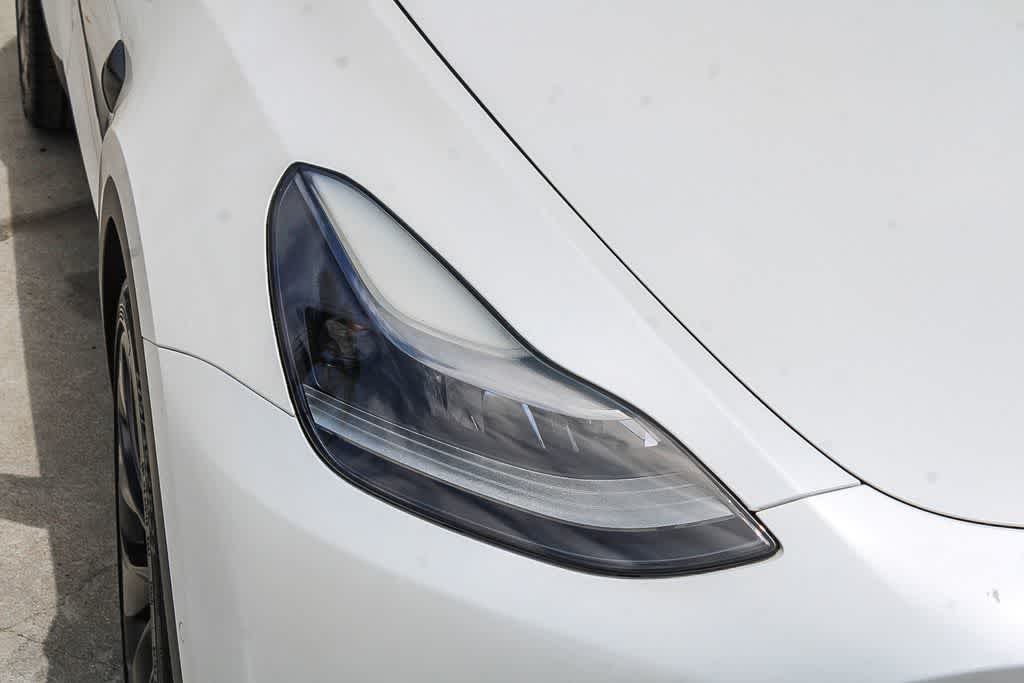 Thumbnail: 2022 Tesla Model Y - 4