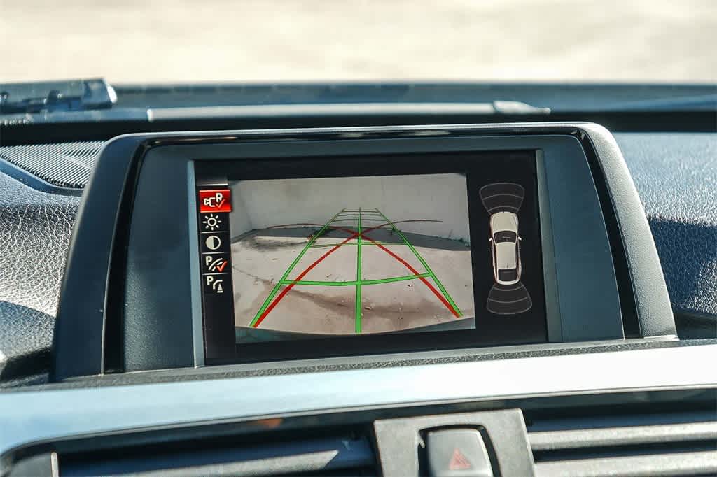 Thumbnail: 2016 BMW 3 Series - 27