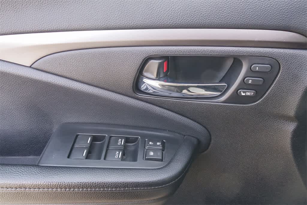 Thumbnail: 2020 Honda Pilot - 20