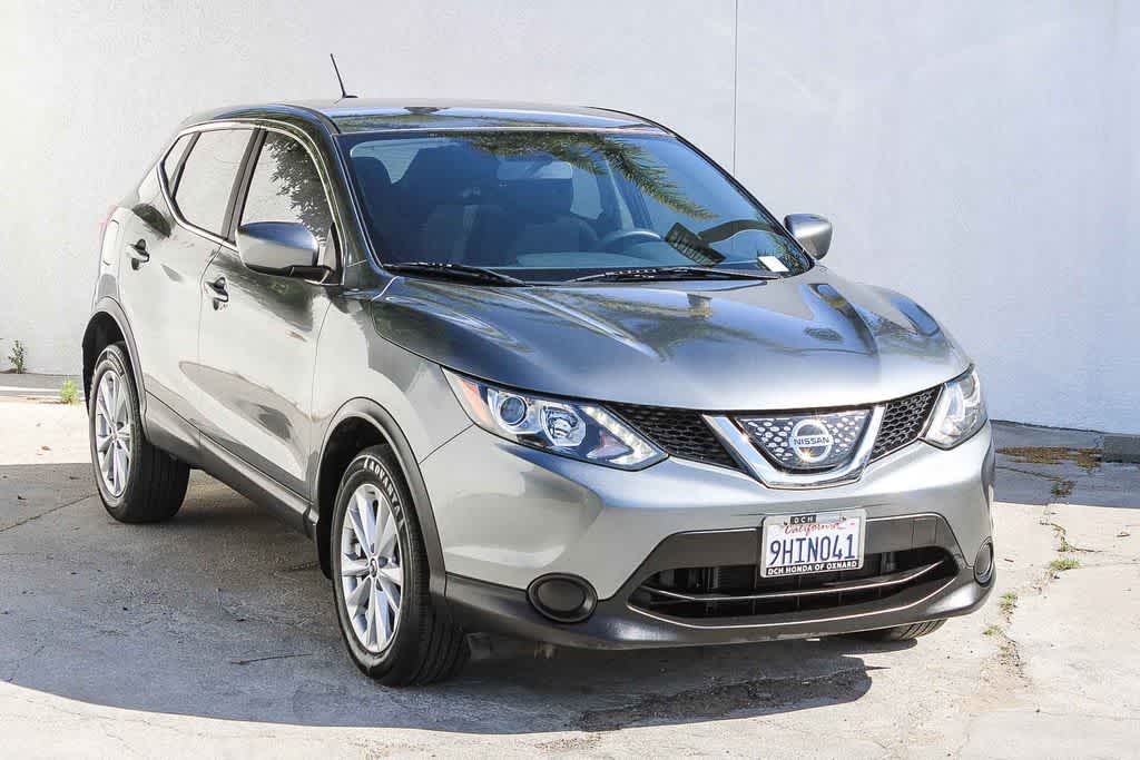 Thumbnail: 2018 Nissan Rogue Sport - 3