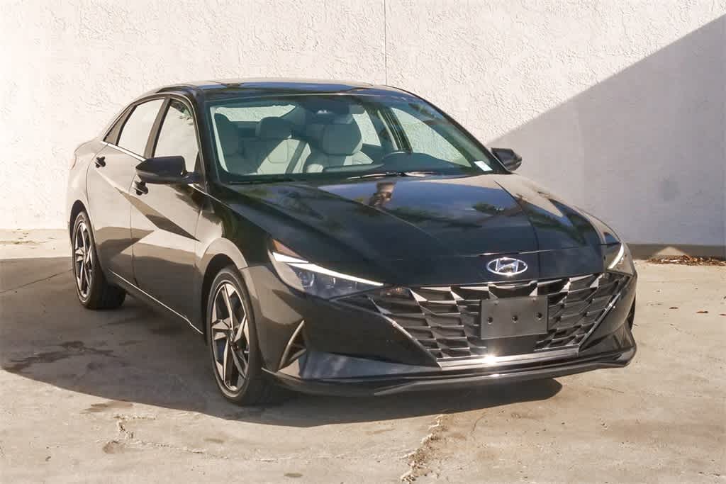 Thumbnail: 2023 Hyundai Elantra - 3