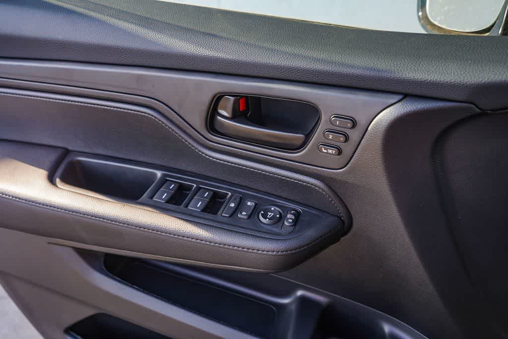 Thumbnail: 2026 Honda Odyssey - 25