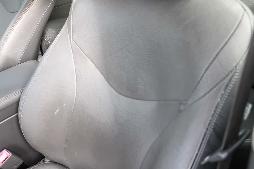 Thumbnail: 2011 Toyota Prius - 12