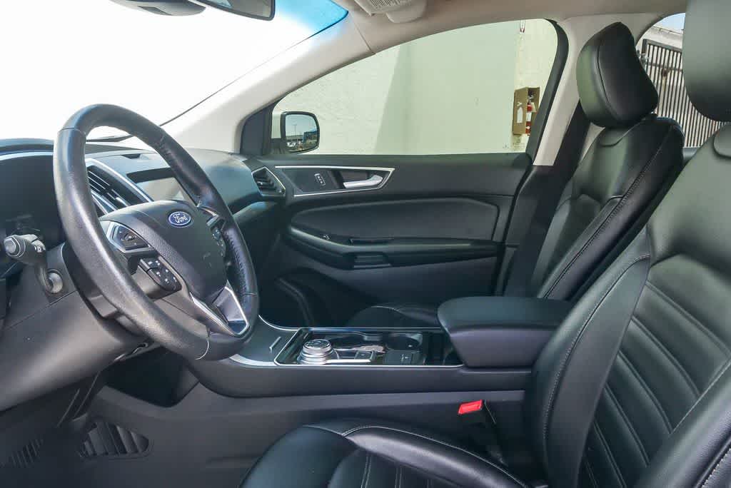 Thumbnail: 2020 Ford Edge - 17