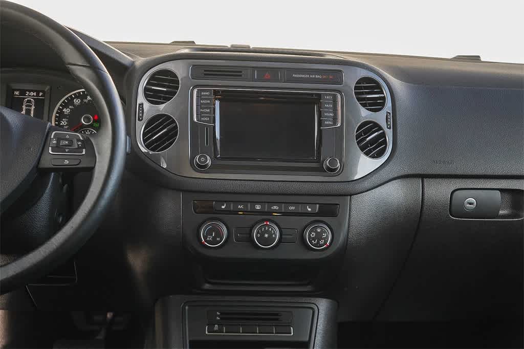 Thumbnail: 2017 Volkswagen Tiguan - 13