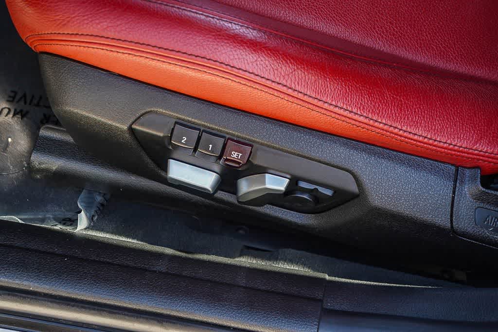 Thumbnail: 2018 BMW 3 Series - 24