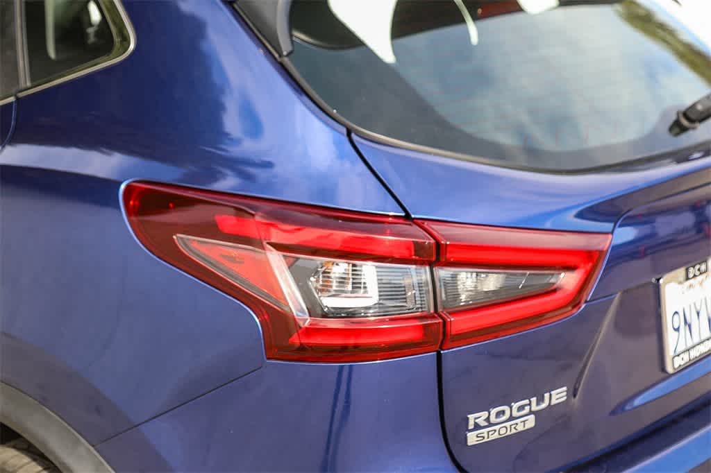 Thumbnail: 2021 Nissan Rogue Sport - 8