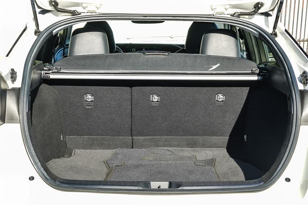 Thumbnail: 2016 Toyota Prius - 28