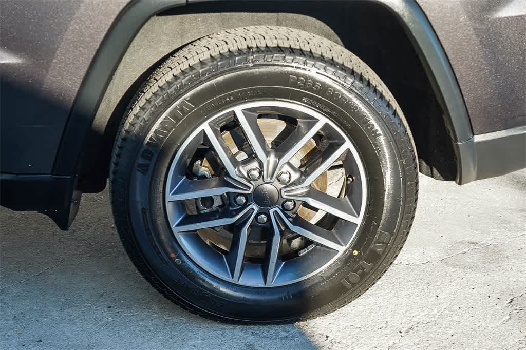 Thumbnail: 2020 Jeep Grand Cherokee - 11