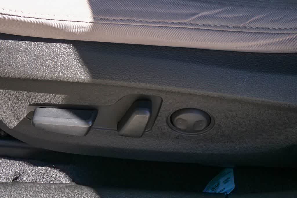 Thumbnail: 2015 Hyundai Sonata - 18