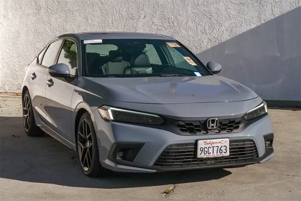 2023 Honda Civic Hatchback Sport Touring photo 2