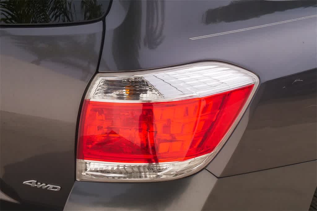Thumbnail: 2013 Toyota Highlander - 10