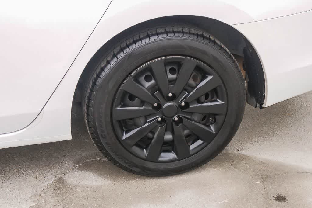 Thumbnail: 2016 Nissan Sentra - 6