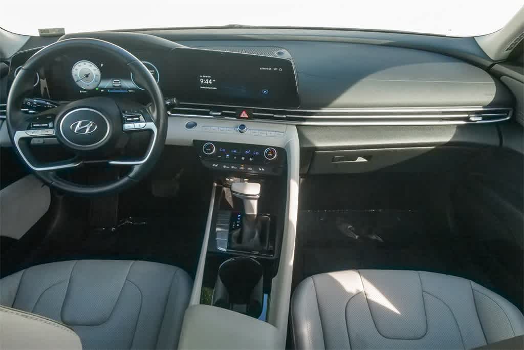 Thumbnail: 2023 Hyundai Elantra - 11