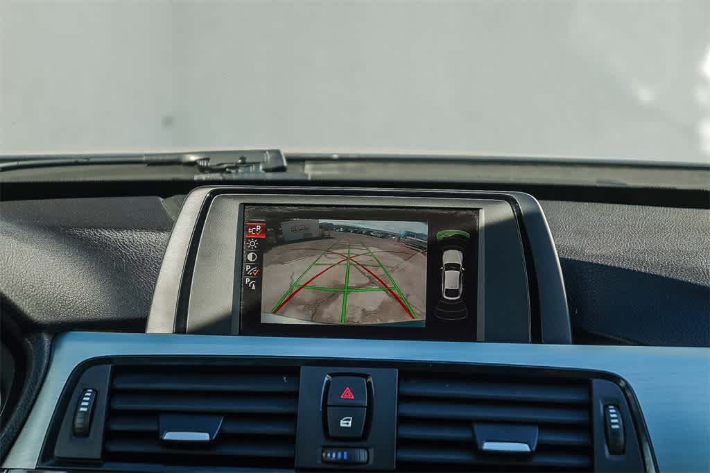 Thumbnail: 2016 BMW 3 Series - 14