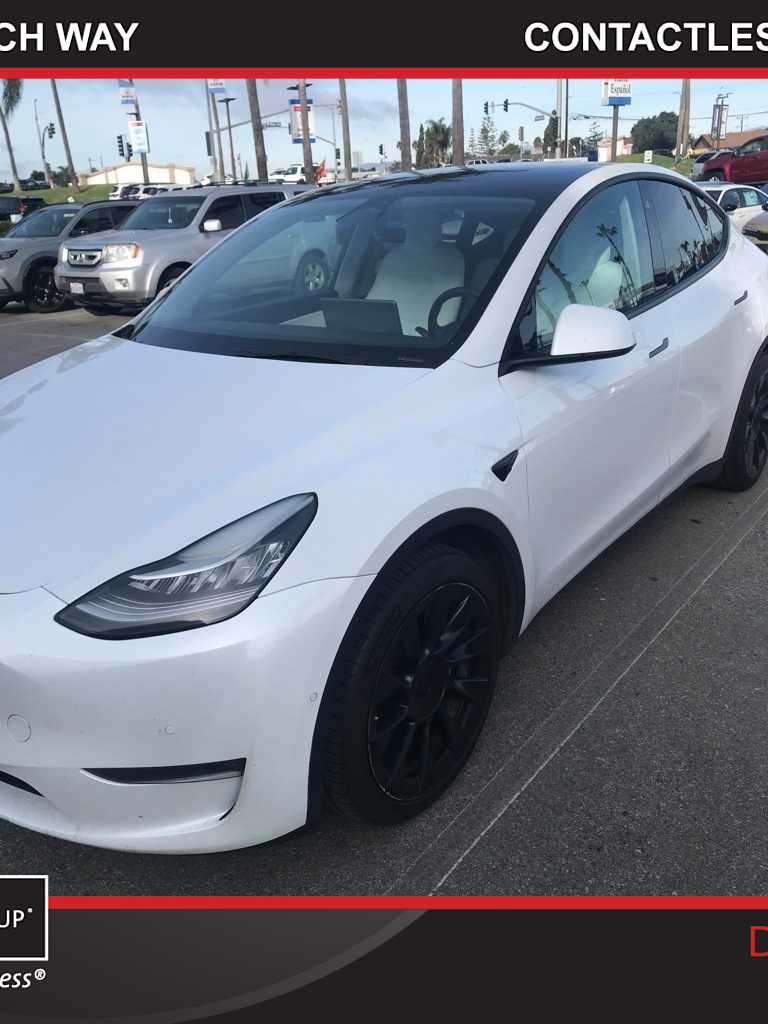 2022 Tesla Model Y Long Range's photo