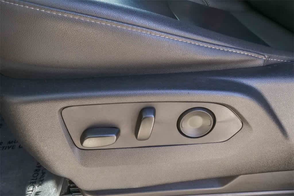 Thumbnail: 2024 Chevrolet Suburban - 21