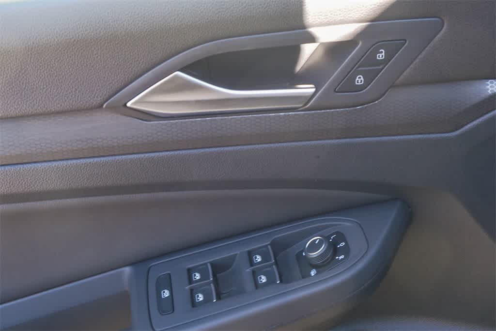 Thumbnail: 2024 Volkswagen Golf - 19