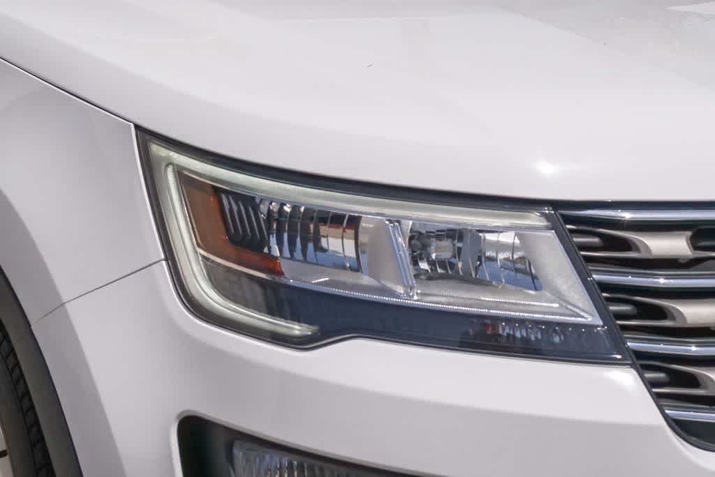 Thumbnail: 2017 Ford Explorer - 4