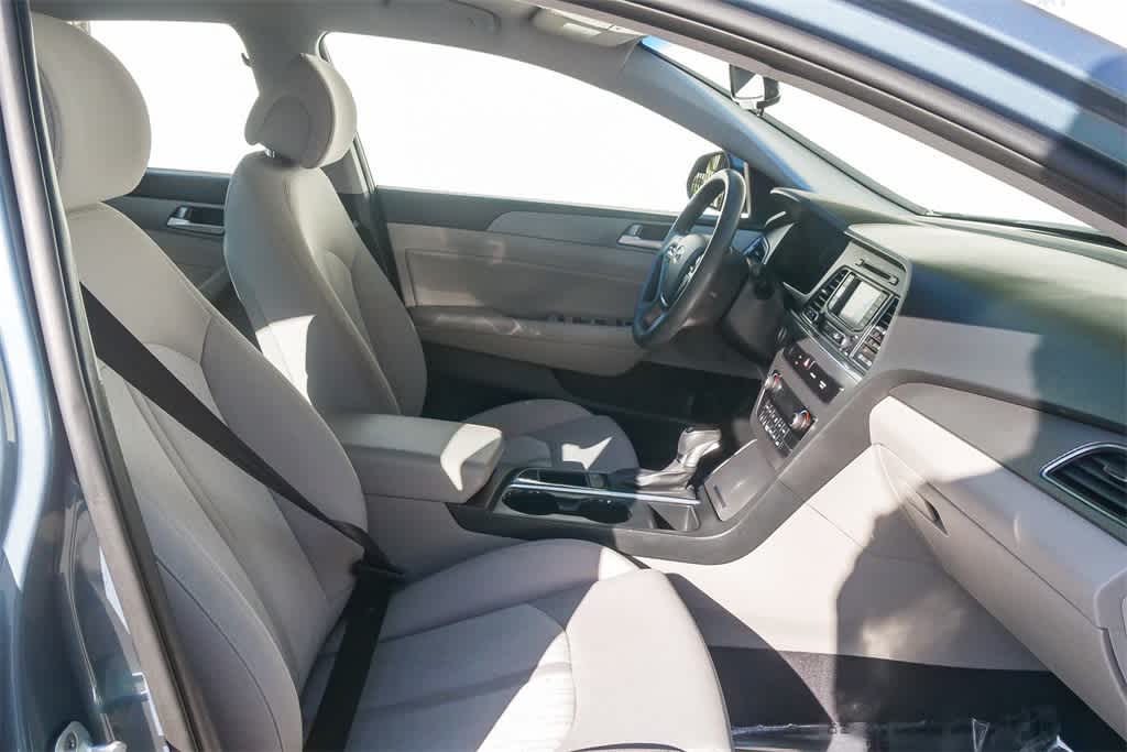 Thumbnail: 2016 Hyundai Sonata - 11