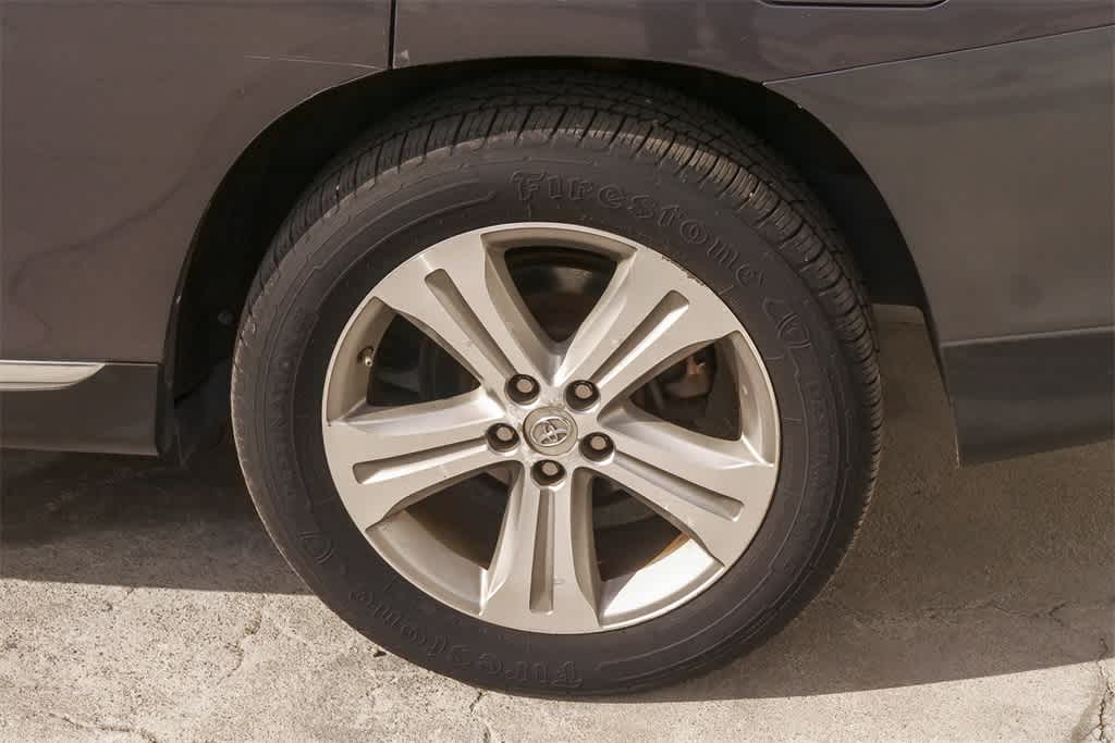 Thumbnail: 2013 Toyota Highlander - 6