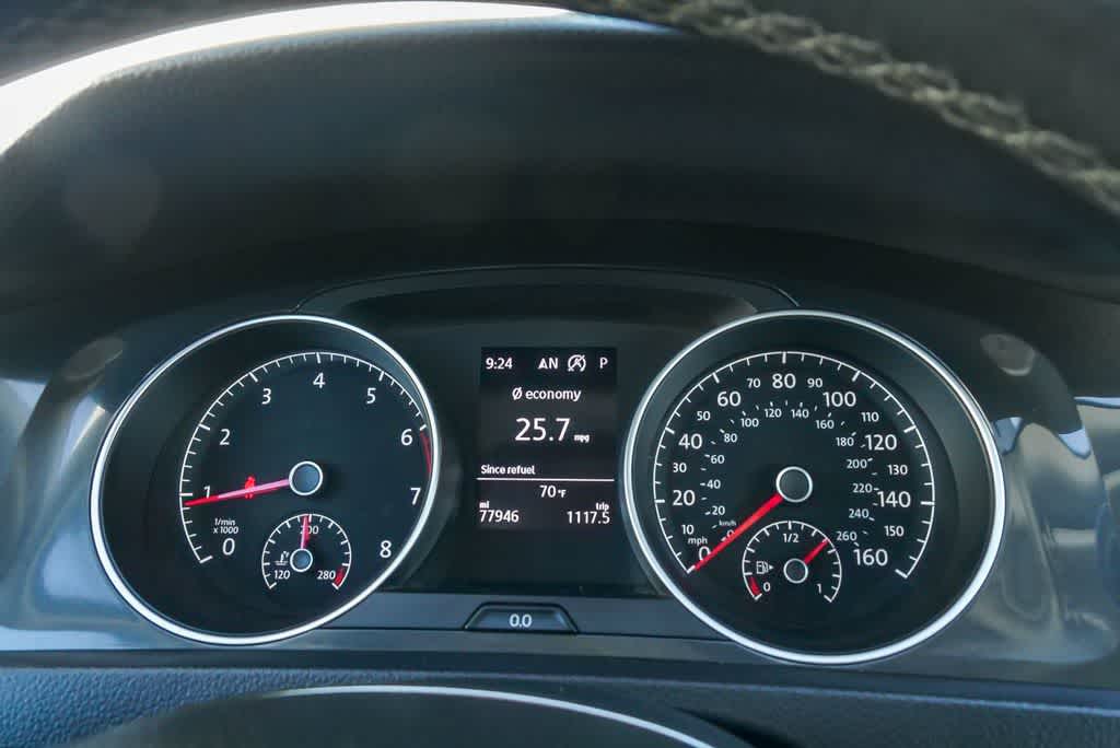 Thumbnail: 2019 Volkswagen e-Golf - 22