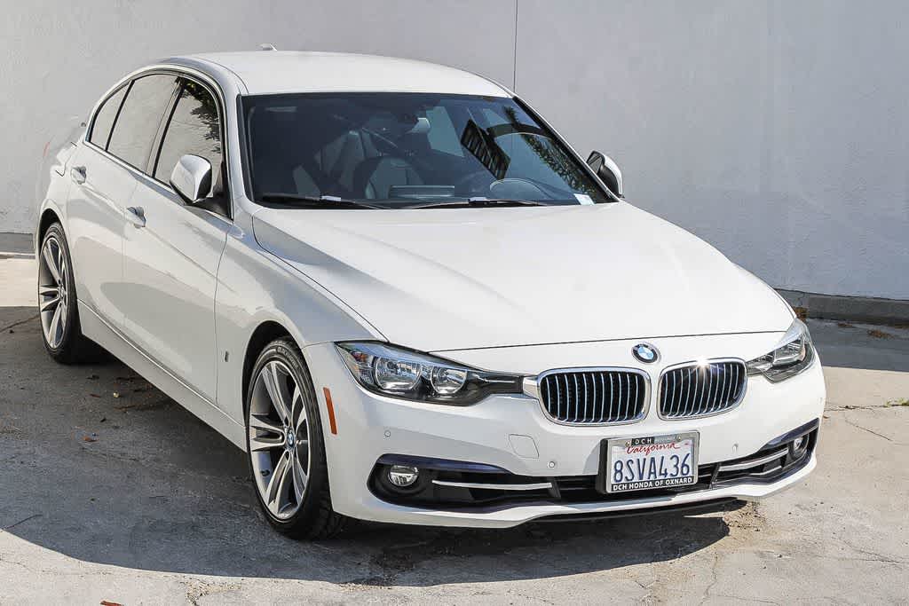 Thumbnail: 2017 BMW 3 Series - 3