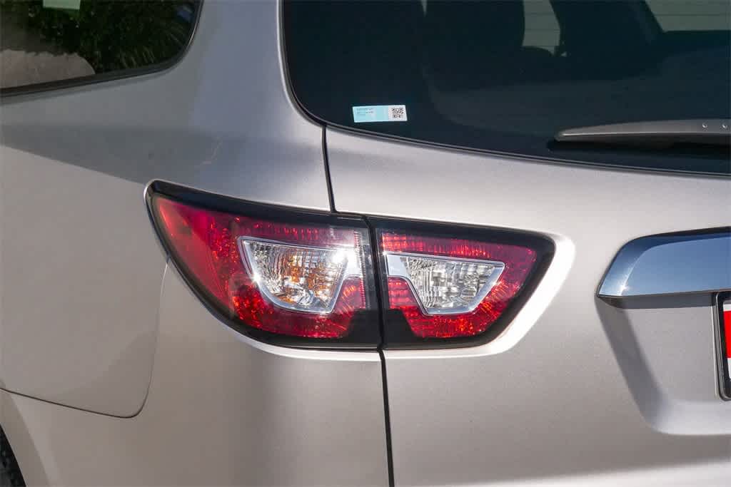 Thumbnail: 2017 Chevrolet Traverse - 10