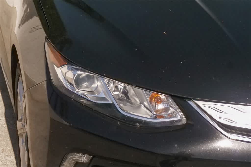 Thumbnail: 2017 Chevrolet Volt - 4