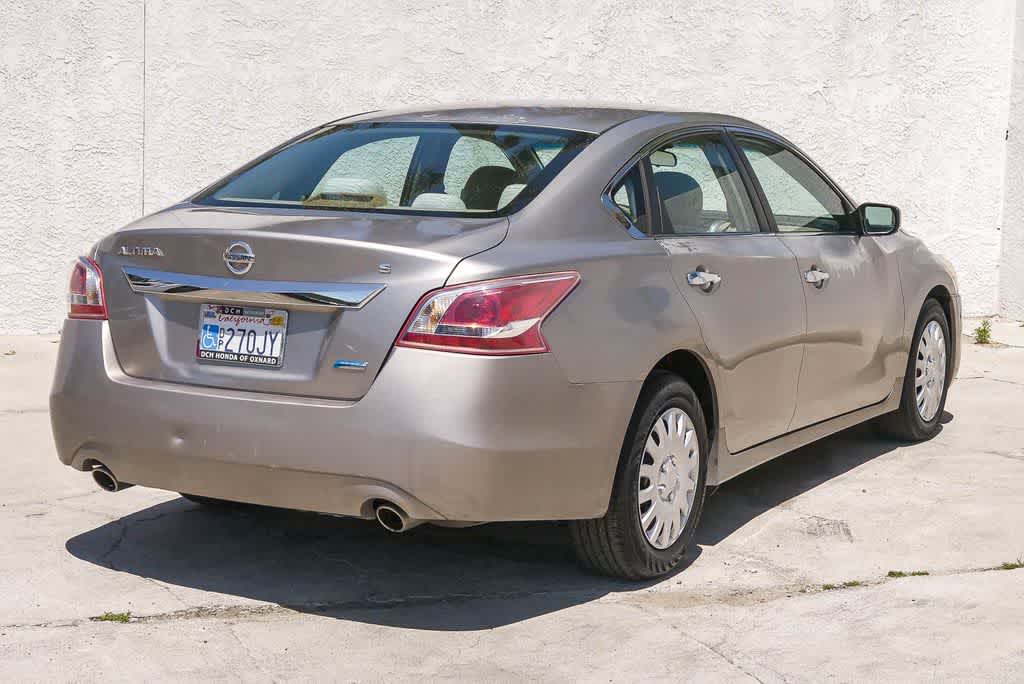Thumbnail: 2013 Nissan Altima - 9
