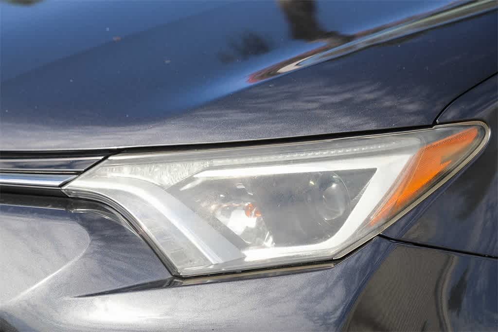 Thumbnail: 2018 Toyota RAV4 - 7