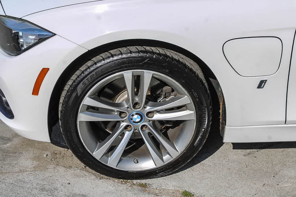 Thumbnail: 2017 BMW 3 Series - 5