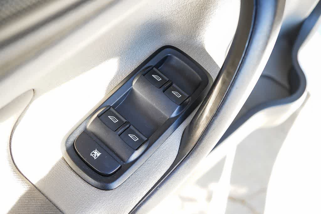 Thumbnail: 2017 Ford Fiesta - 20