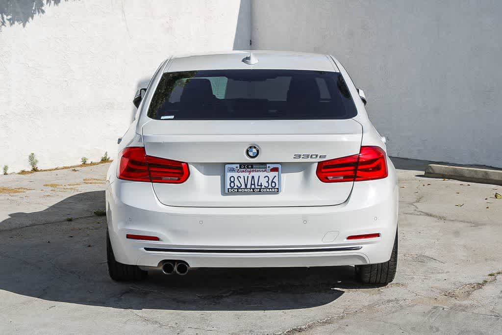 Thumbnail: 2017 BMW 3 Series - 8