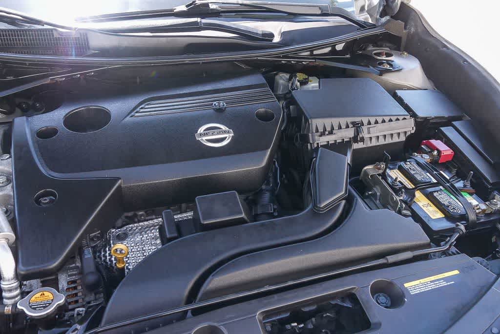 Thumbnail: 2013 Nissan Altima - 23
