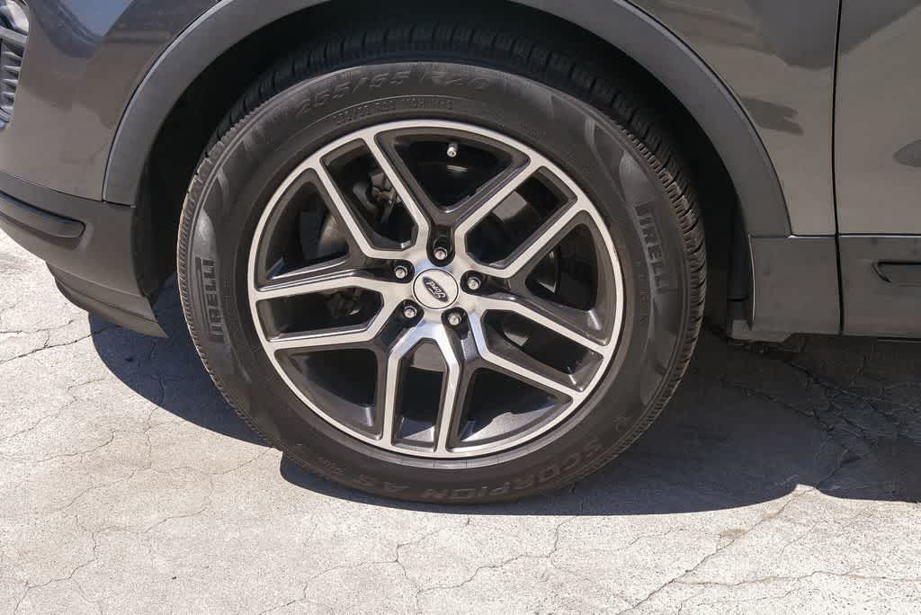 Thumbnail: 2019 Ford Explorer - 5