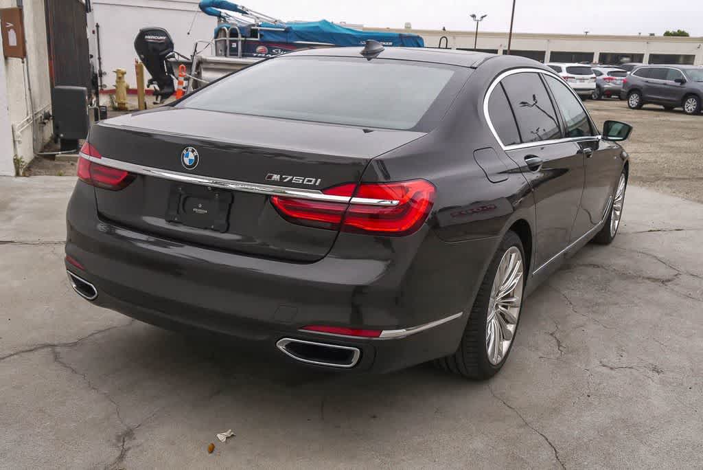 Thumbnail: 2017 BMW 7 Series - 9