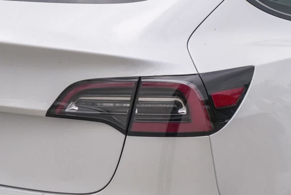 Thumbnail: 2022 Tesla Model 3 - 10