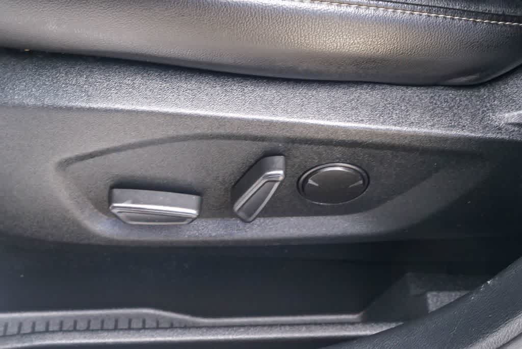 Thumbnail: 2020 Ford Edge - 20