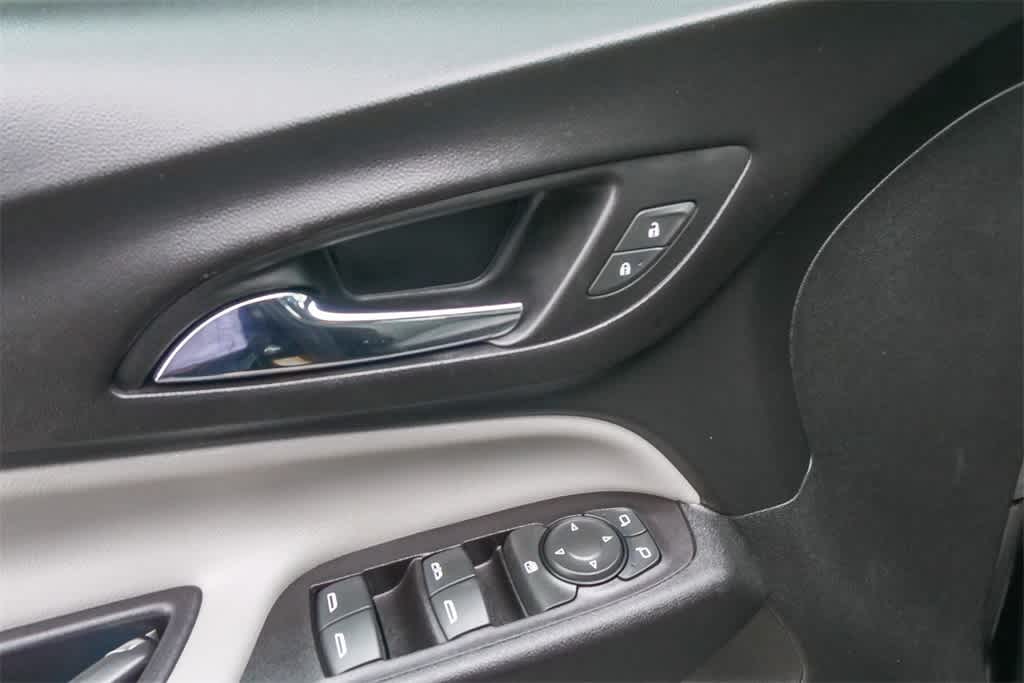 Thumbnail: 2019 Chevrolet Equinox - 17