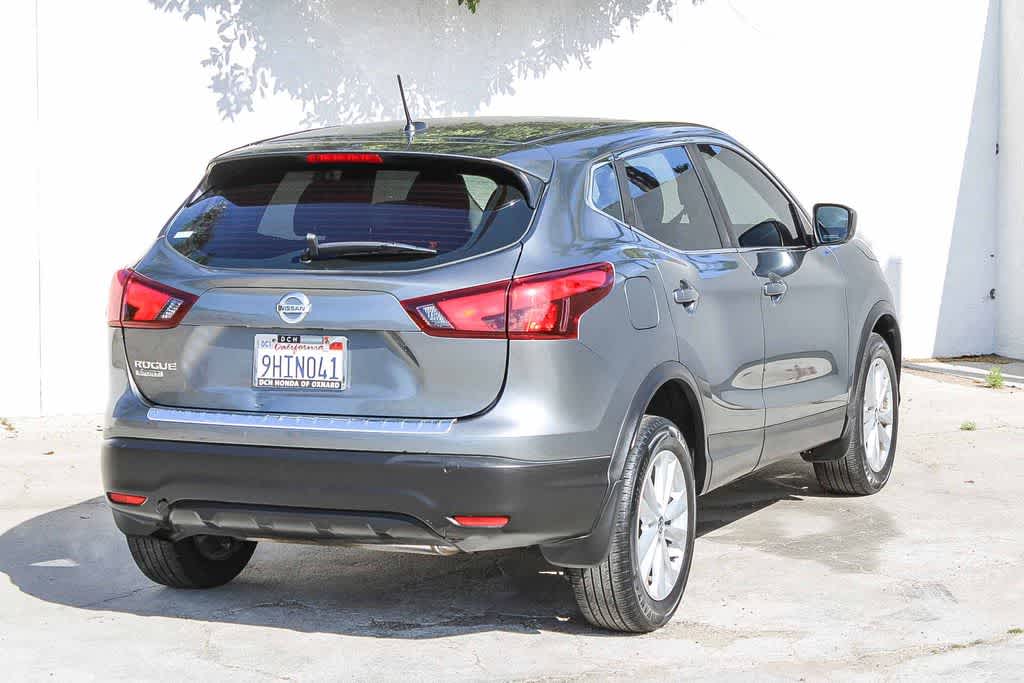 Thumbnail: 2018 Nissan Rogue Sport - 7