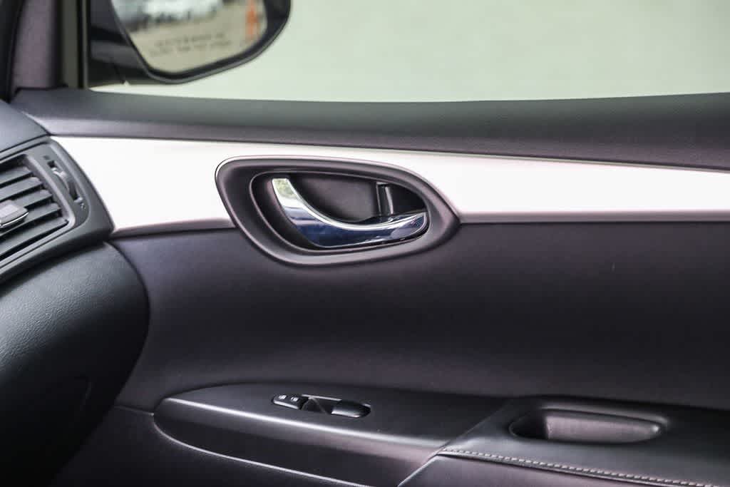 Thumbnail: 2019 Nissan Sentra - 20