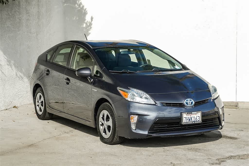 Thumbnail: 2015 Toyota Prius - 3