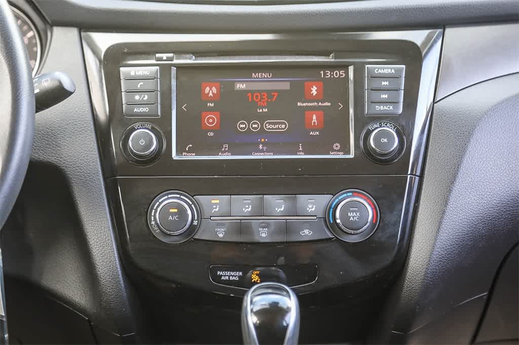 Thumbnail: 2021 Nissan Rogue Sport - 13