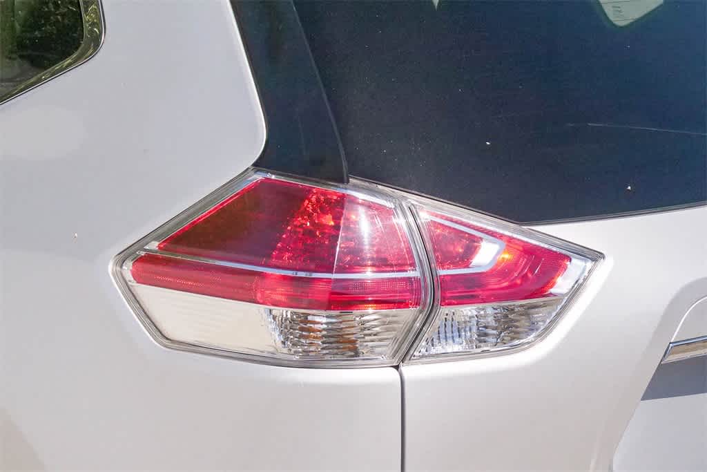 Thumbnail: 2015 Nissan Rogue - 10