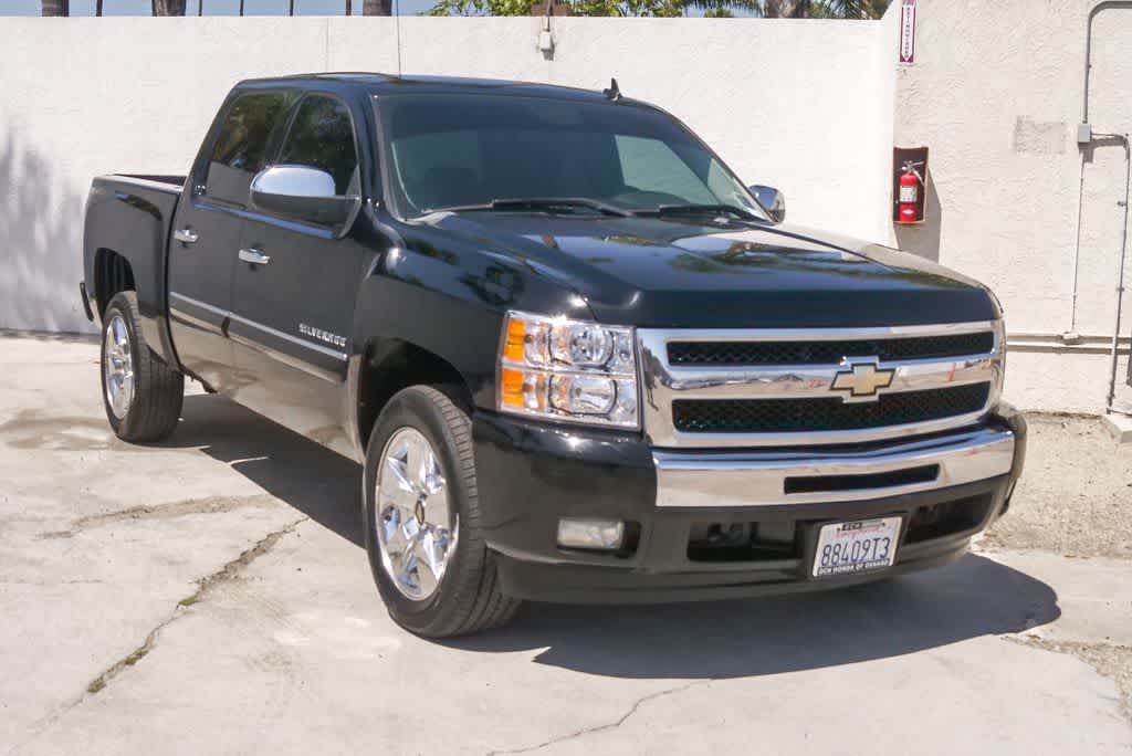 Thumbnail: 2011 Chevrolet Silverado 1500 - 3