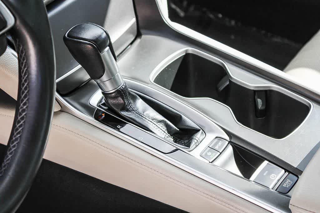 Thumbnail: 2018 Honda Accord - 18